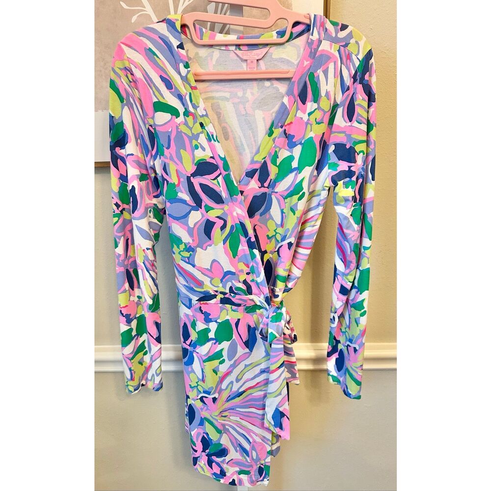 Lilly Pulitzer Tiki Wrap Romper Size Medium - Picture 2 of 3
